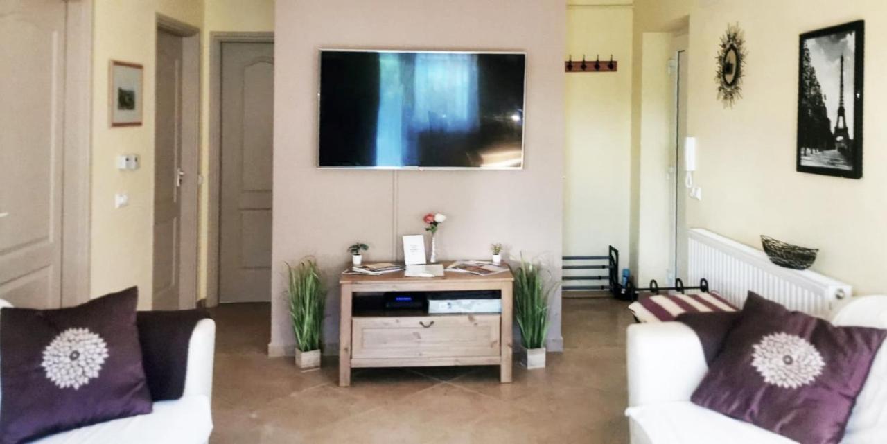 Mediterrania Apartment Кестхей Экстерьер фото
