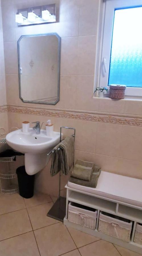 Mediterrania Apartment Кестхей Экстерьер фото